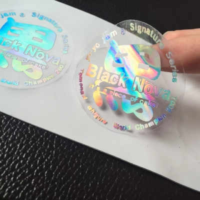 Laser Anti het Vervalsen Etikettenkras die Anti Valse Holografische Sticker met een laag bedekken